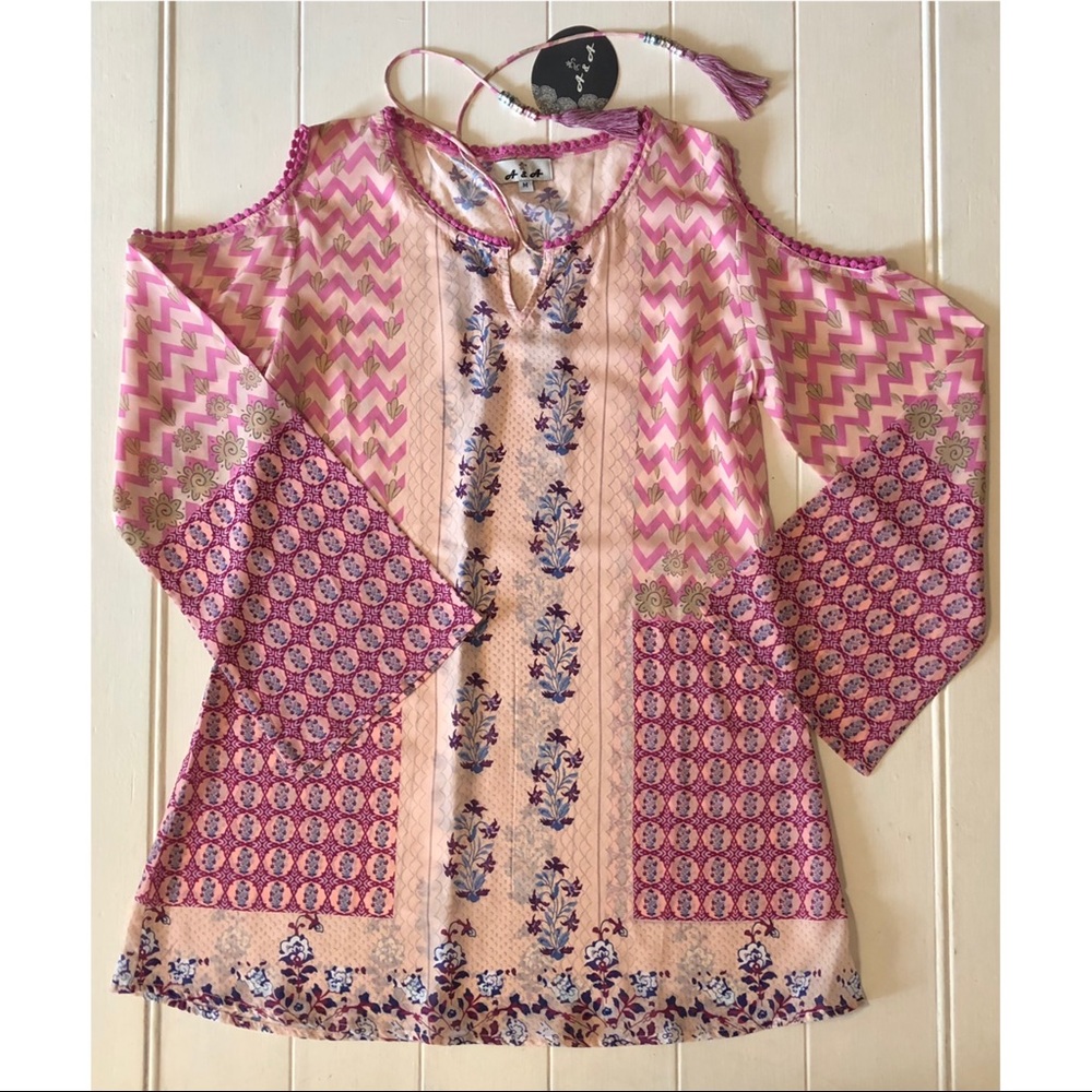 NWT A & A Cold Shoulder Top Medium